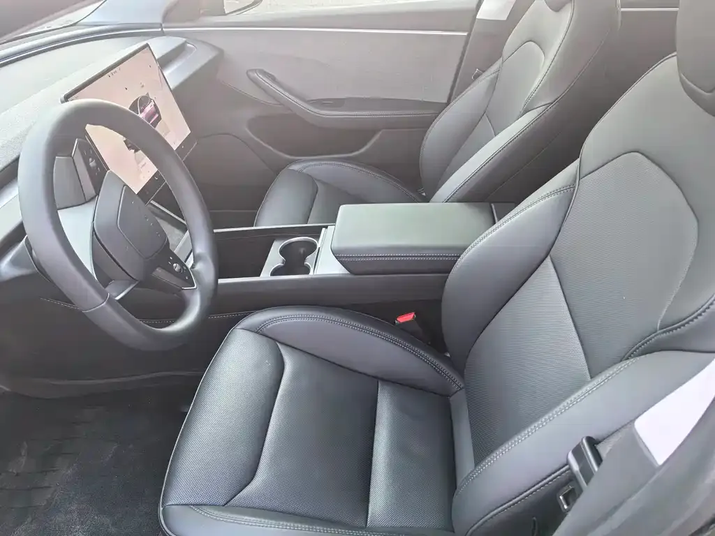 Tesla Model 3 — фото 2