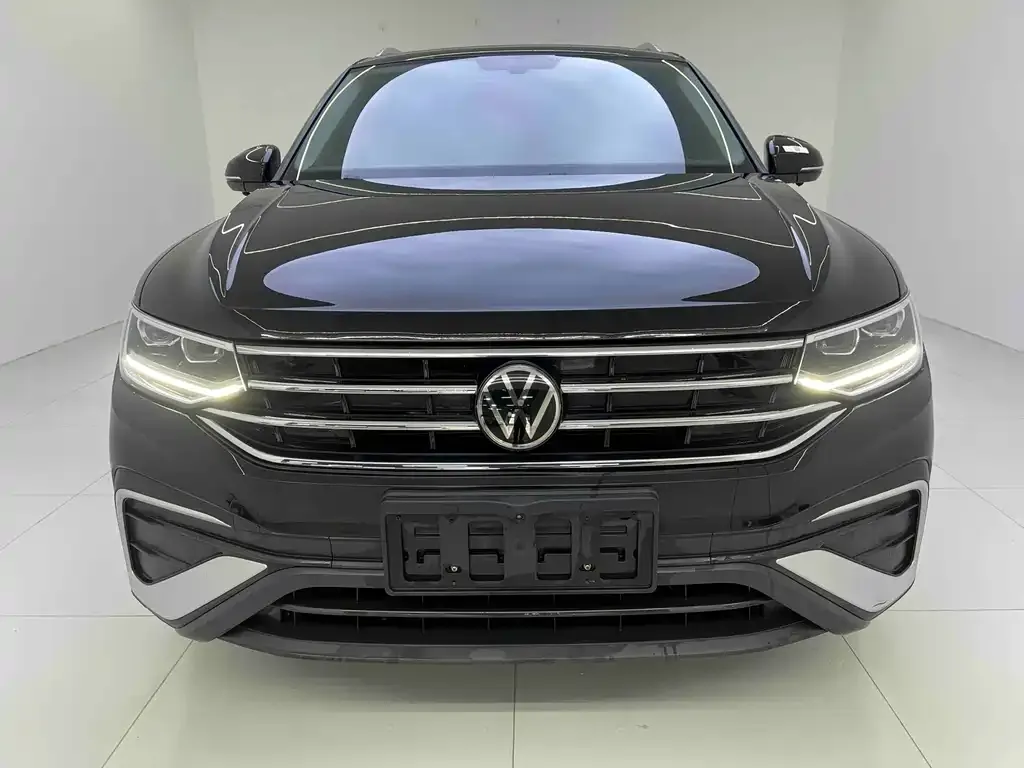 Volkswagen Tiguan L — фото 4