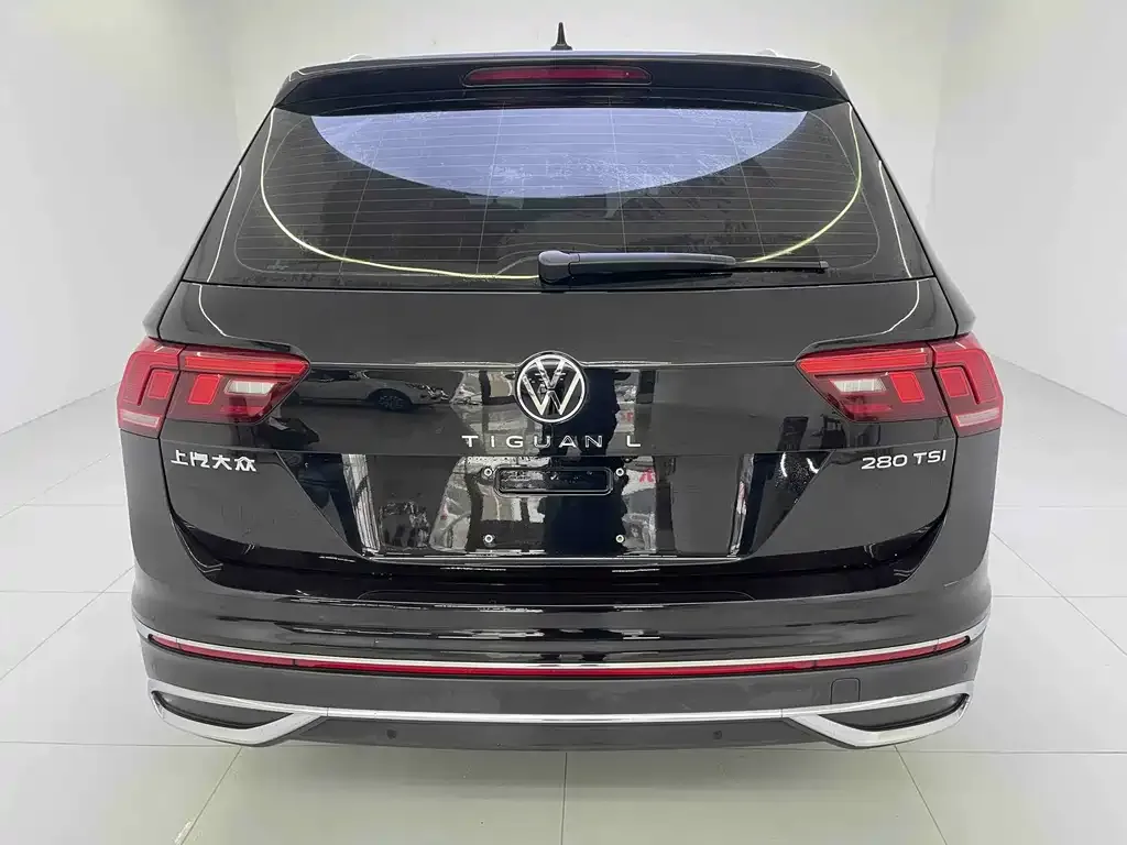 Volkswagen Tiguan L — фото 2