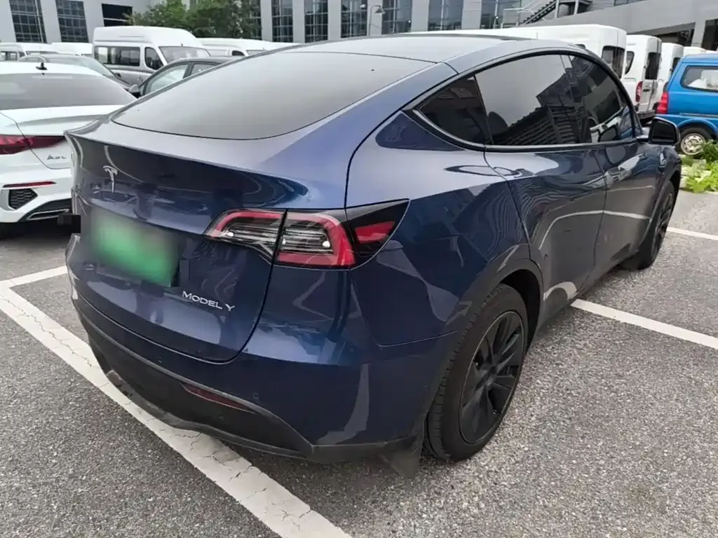 Tesla Model Y — фото 5