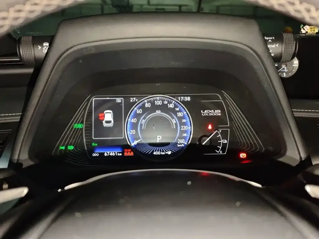 Lexus UX New Energy — фото 8
