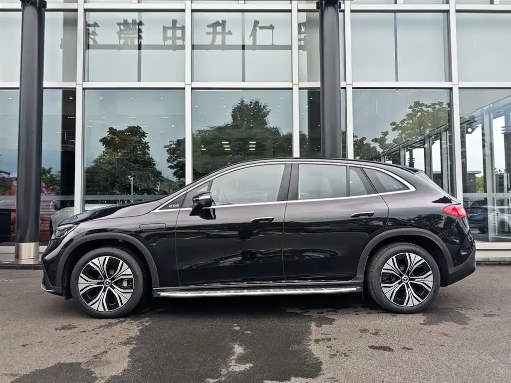 Mercedes-Benz EQE SUV — фото 10