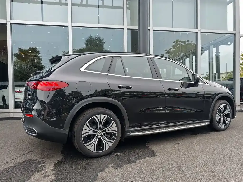 Mercedes-Benz EQE SUV — фото 4