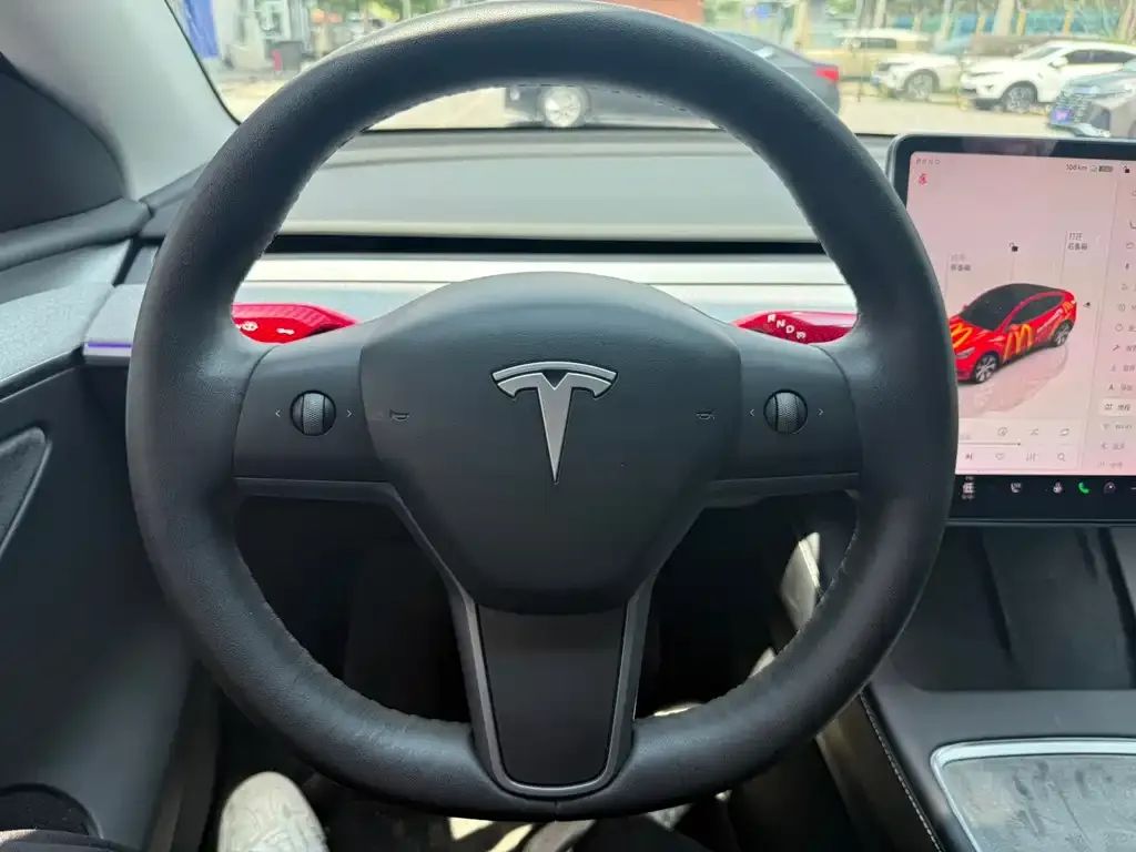 Tesla Model Y — фото 2