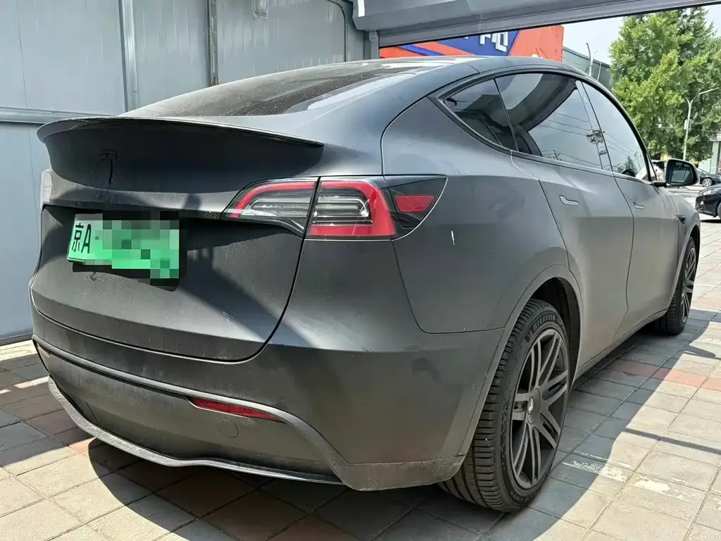 Tesla Model Y — фото 8