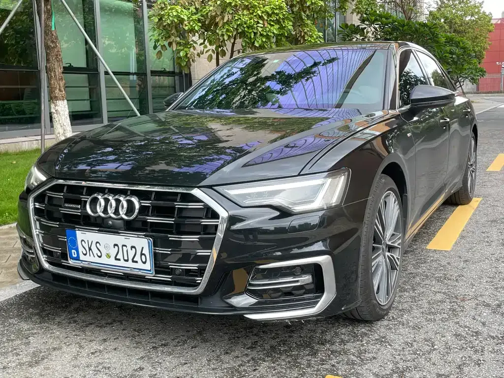 Audi A6L — фото 1