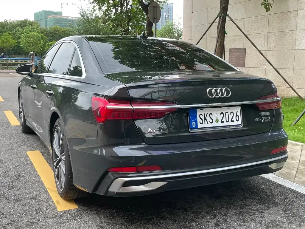 Audi A6L — фото 10