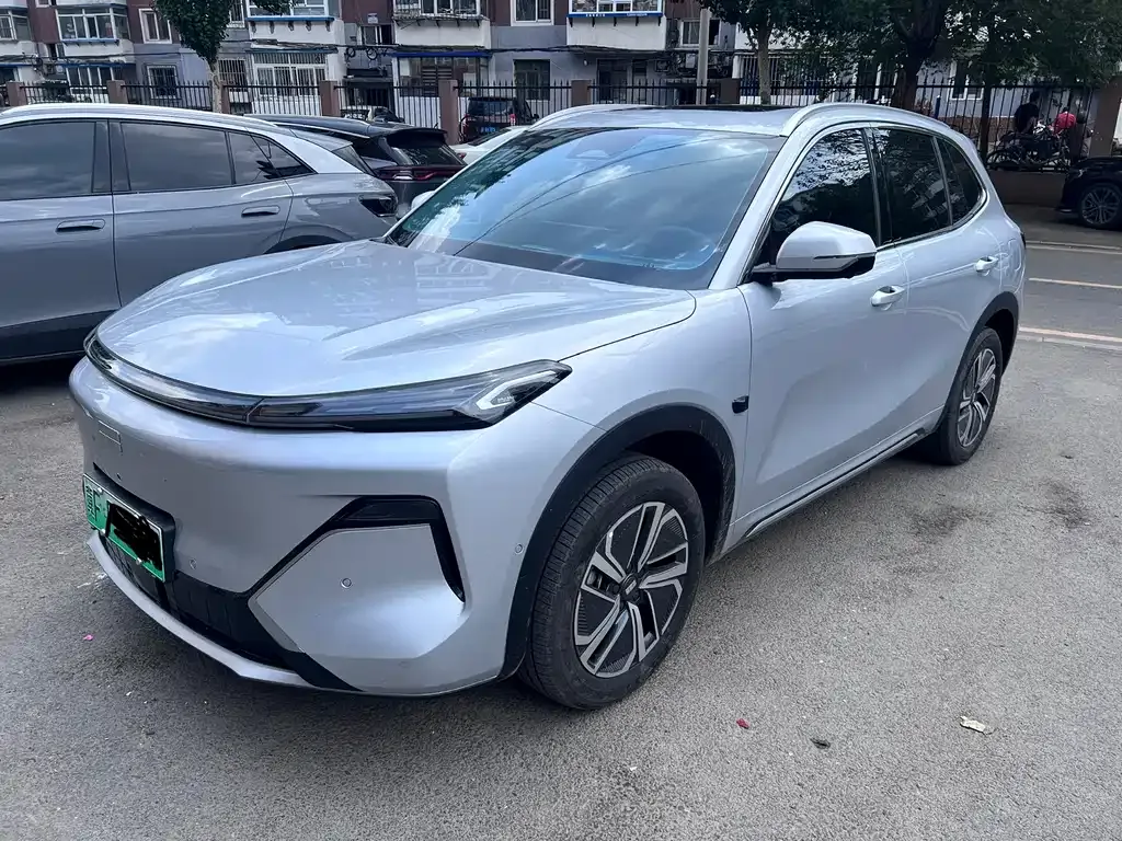 Geely Galaxy Xingjian 7 — фото 1