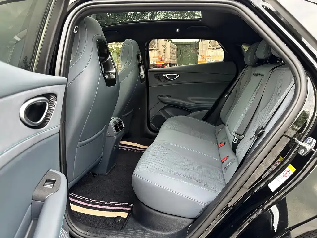 BYD Seal 06GT — фото 9