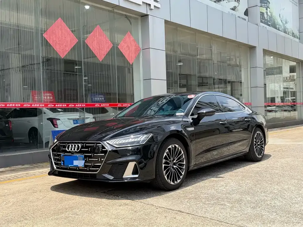 Audi A7L — фото 1