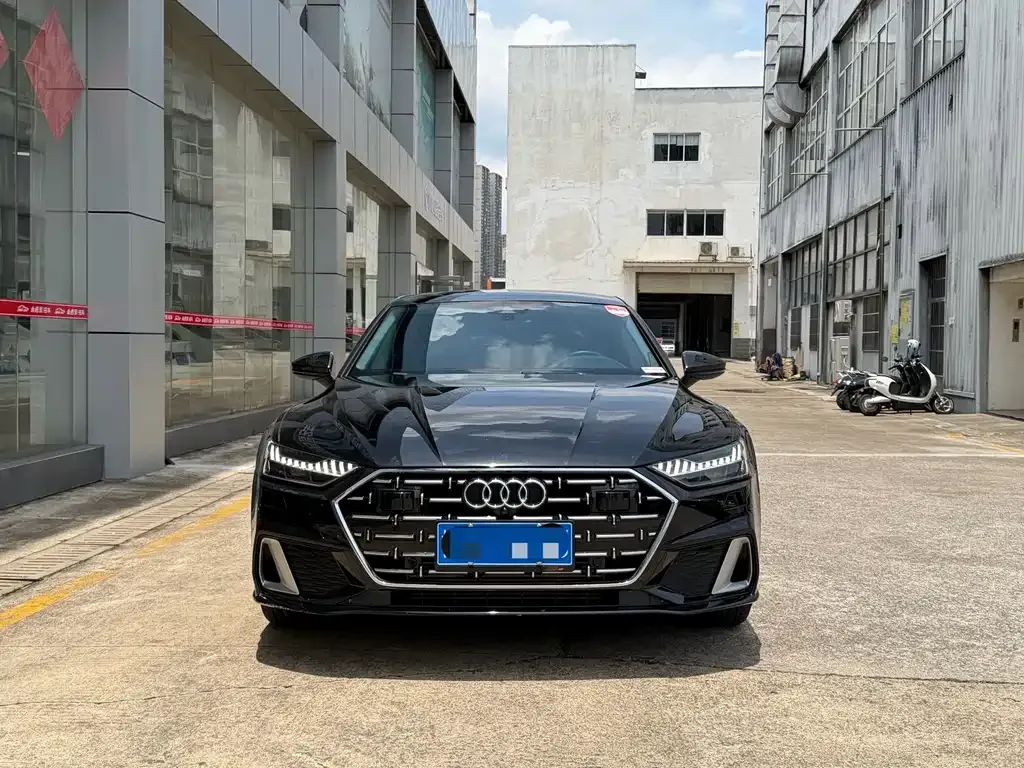 Audi A7L — фото 10