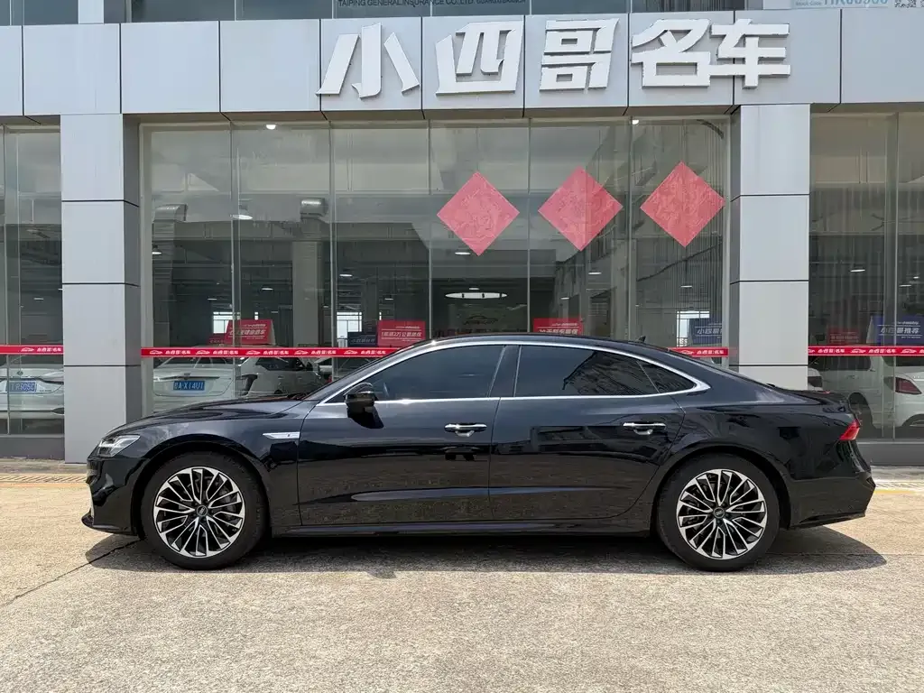 Audi A7L — фото 7