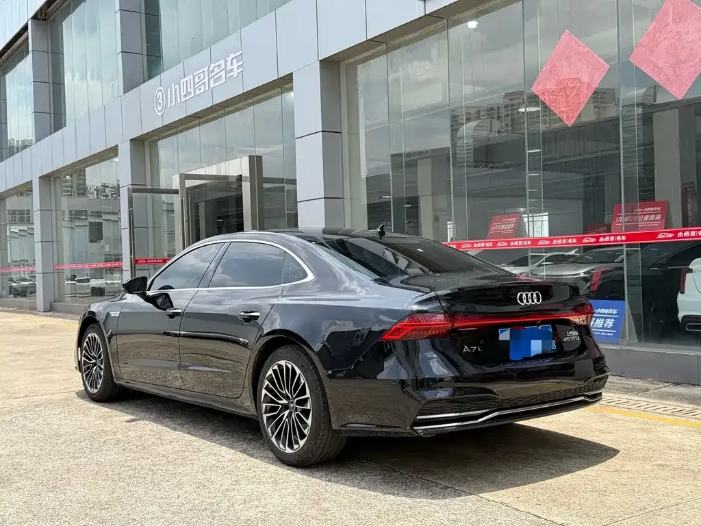Audi A7L — фото 8