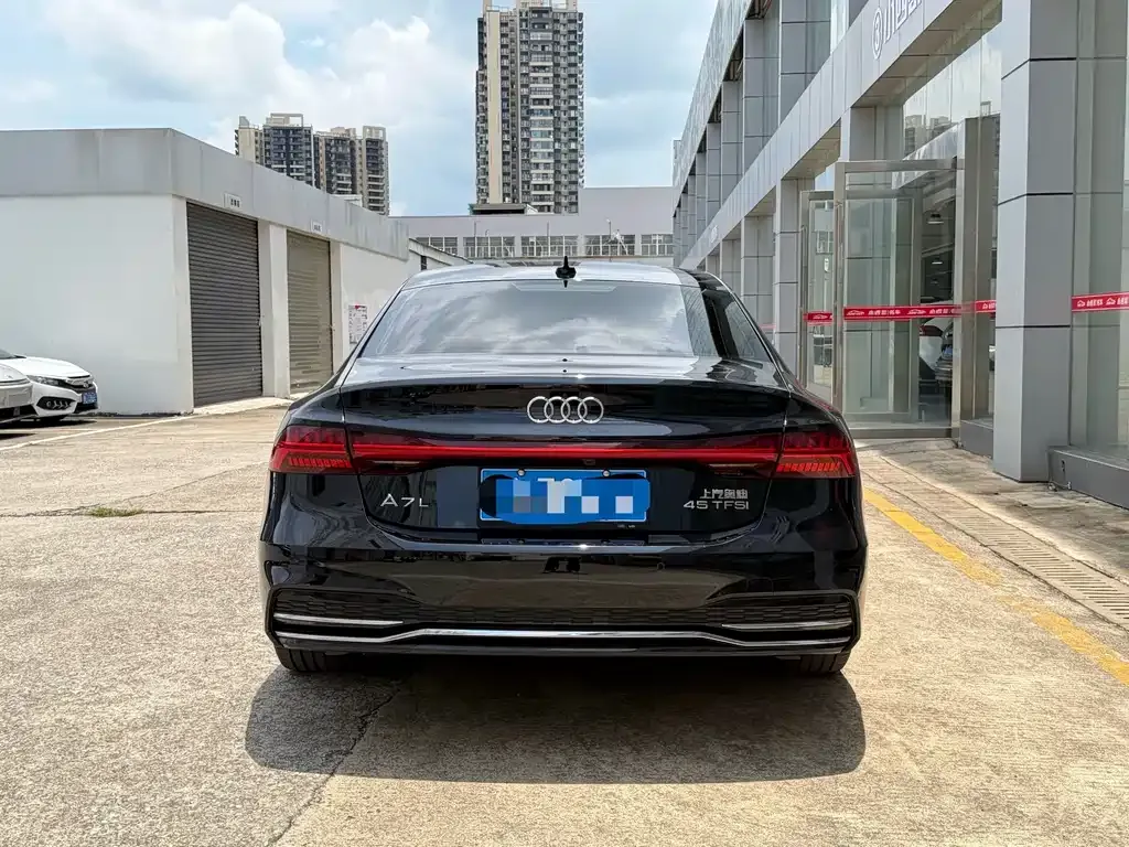 Audi A7L — фото 9