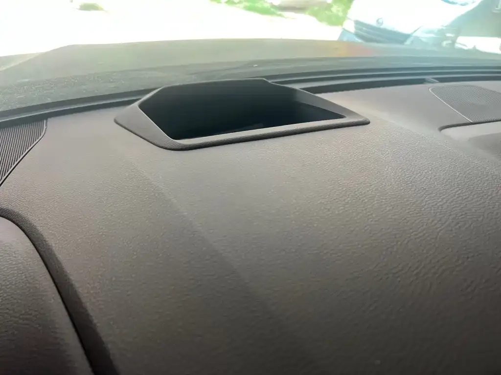 Toyota Granvia — фото 6