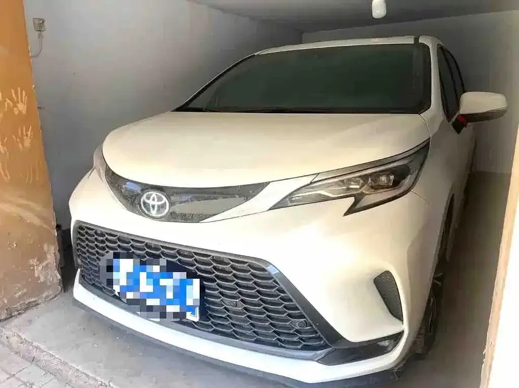 Toyota Granvia — фото 8