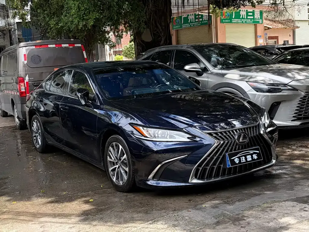 Lexus ES — фото 10