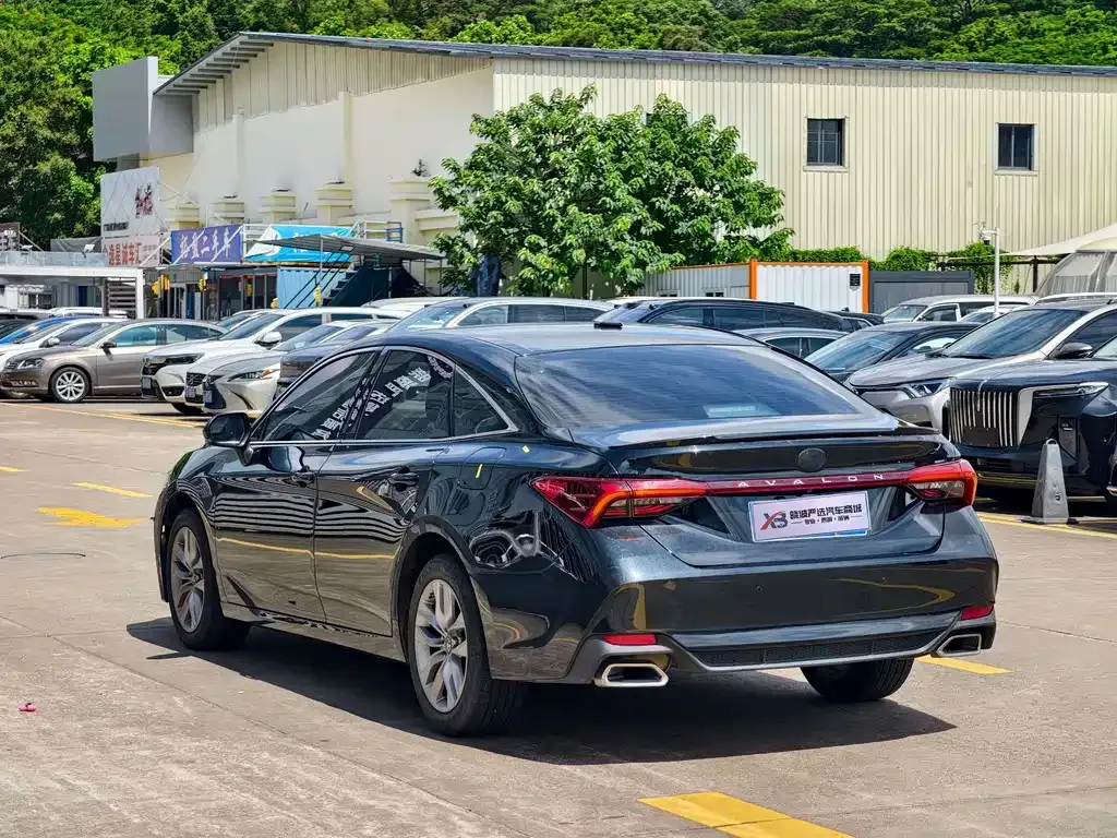 Toyota Avalon — фото 10