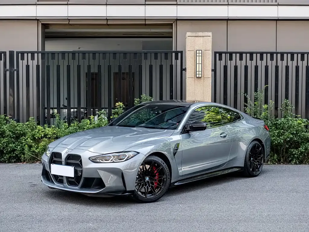 BMW M4 — фото 1