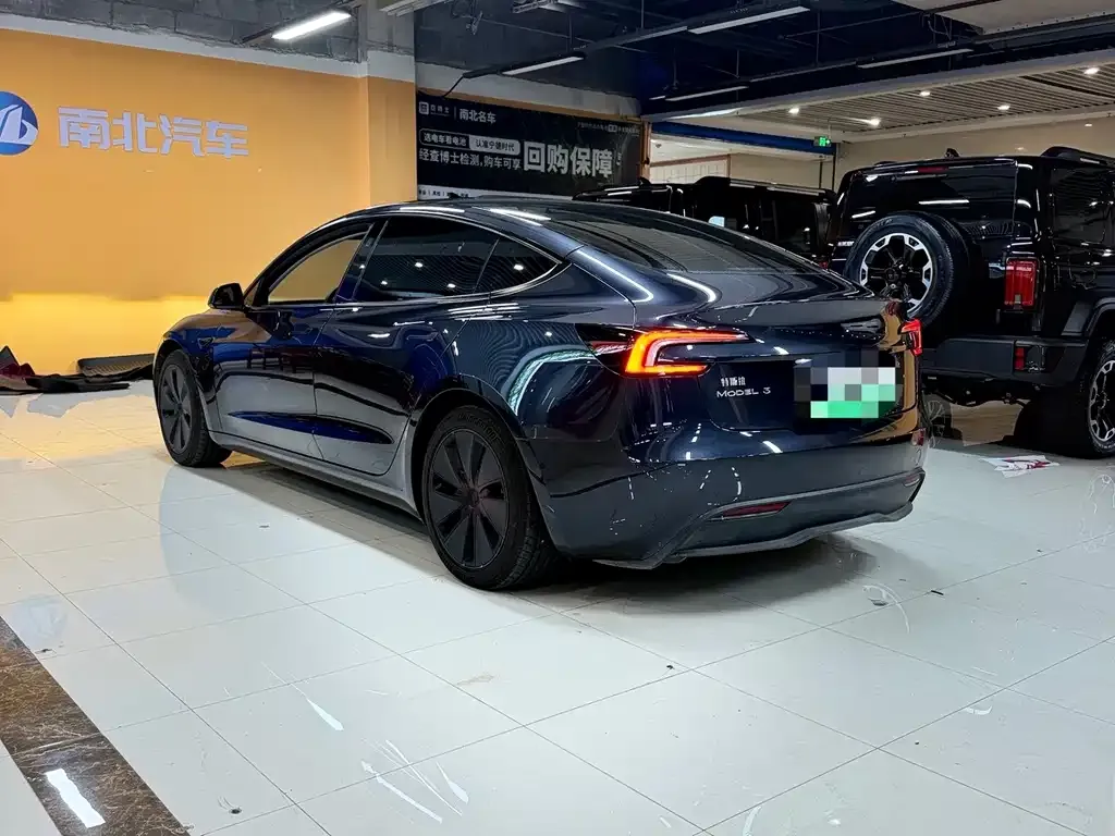 Tesla Model 3 — фото 3