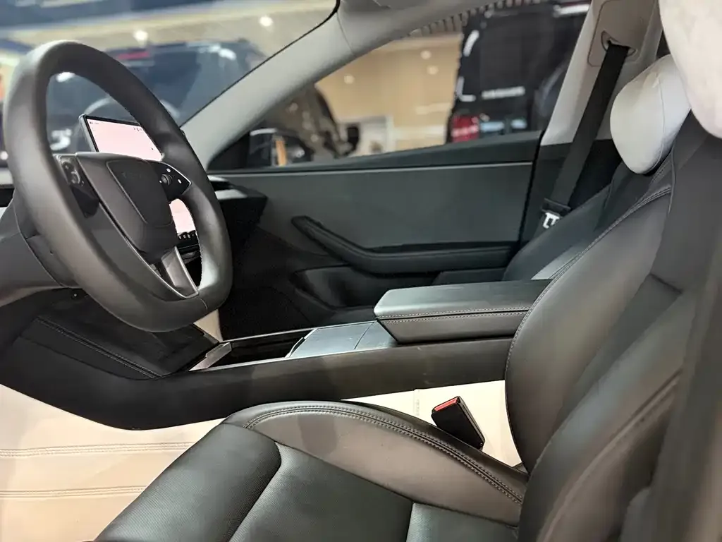Tesla Model 3 — фото 6