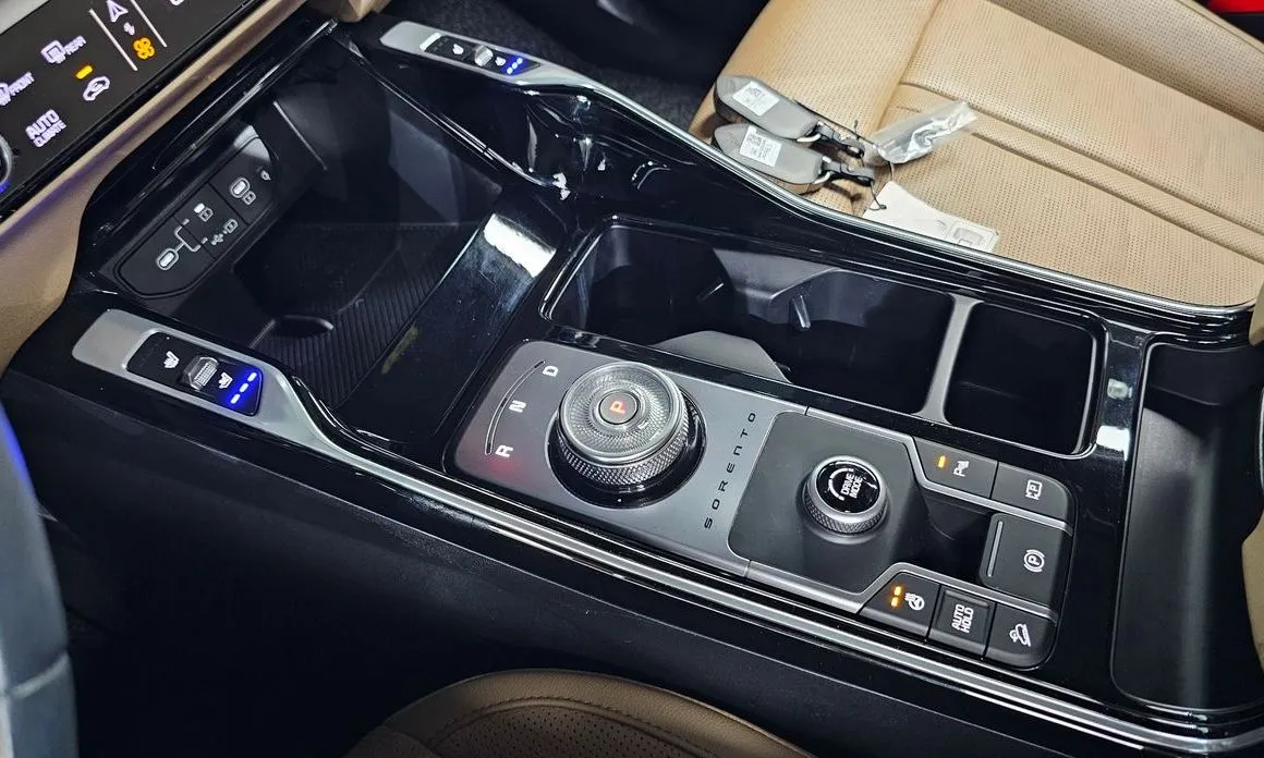 Kia Sorento — фото 8