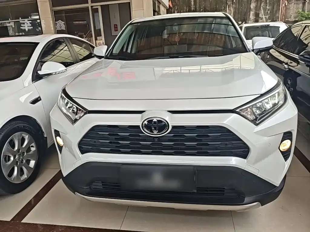 Toyota RAV4 — фото 6