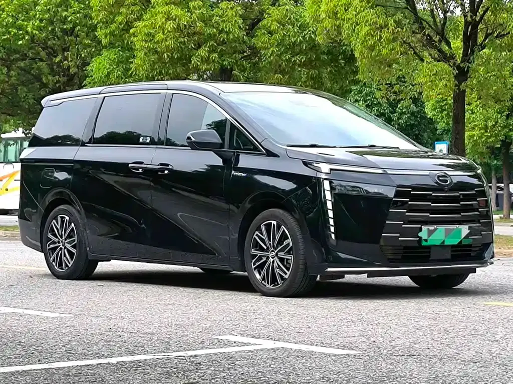GAC Motor 传祺E8 PHEV — фото 8