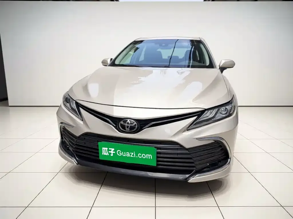 Toyota Camry — фото 3