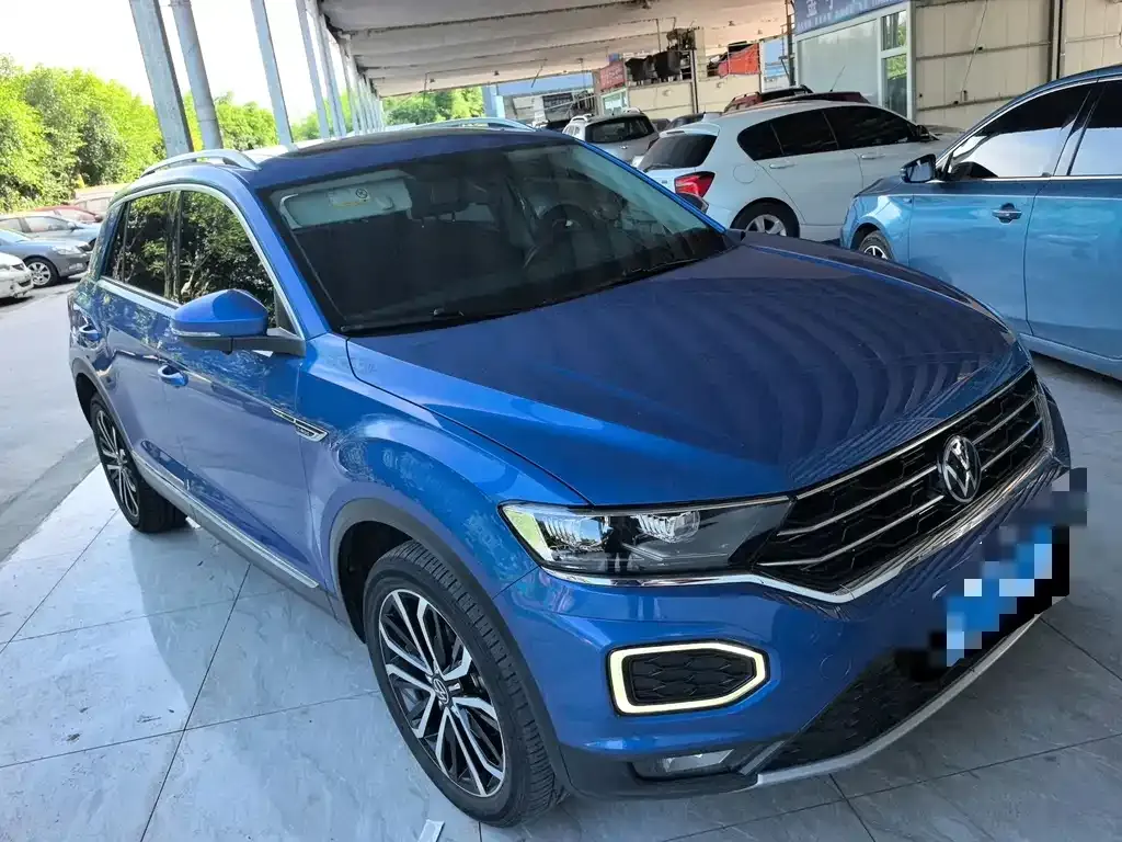 Volkswagen T-Roc — фото 9