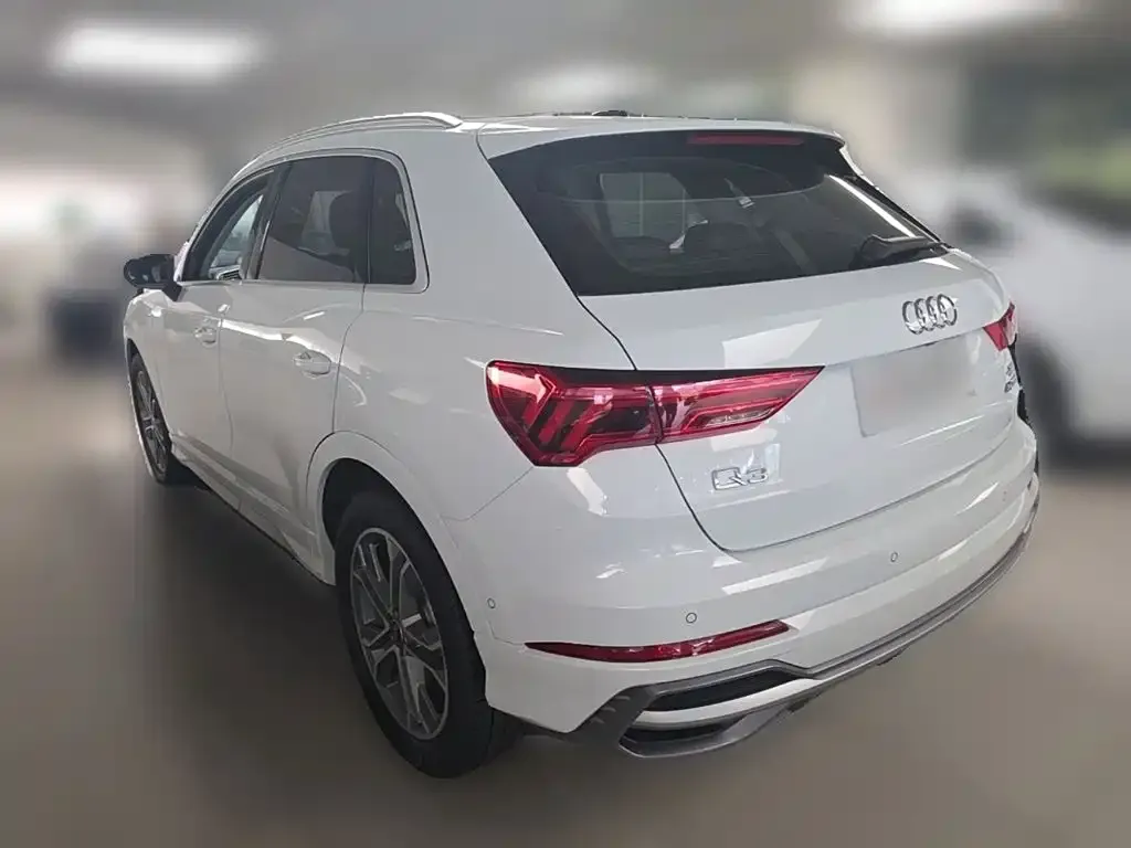 Audi Q3 — фото 10
