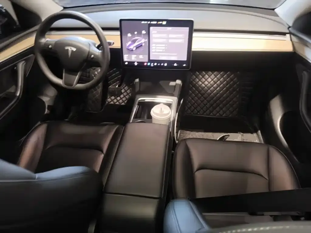 Tesla Model Y — фото 2