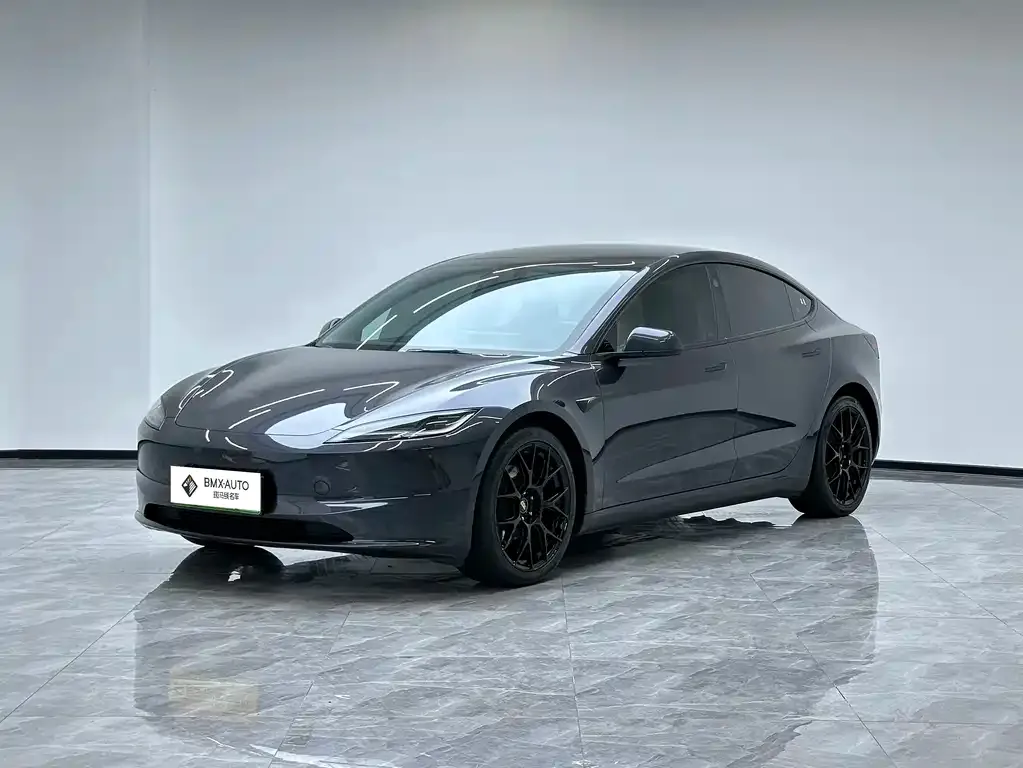 Tesla Model 3 — фото 1