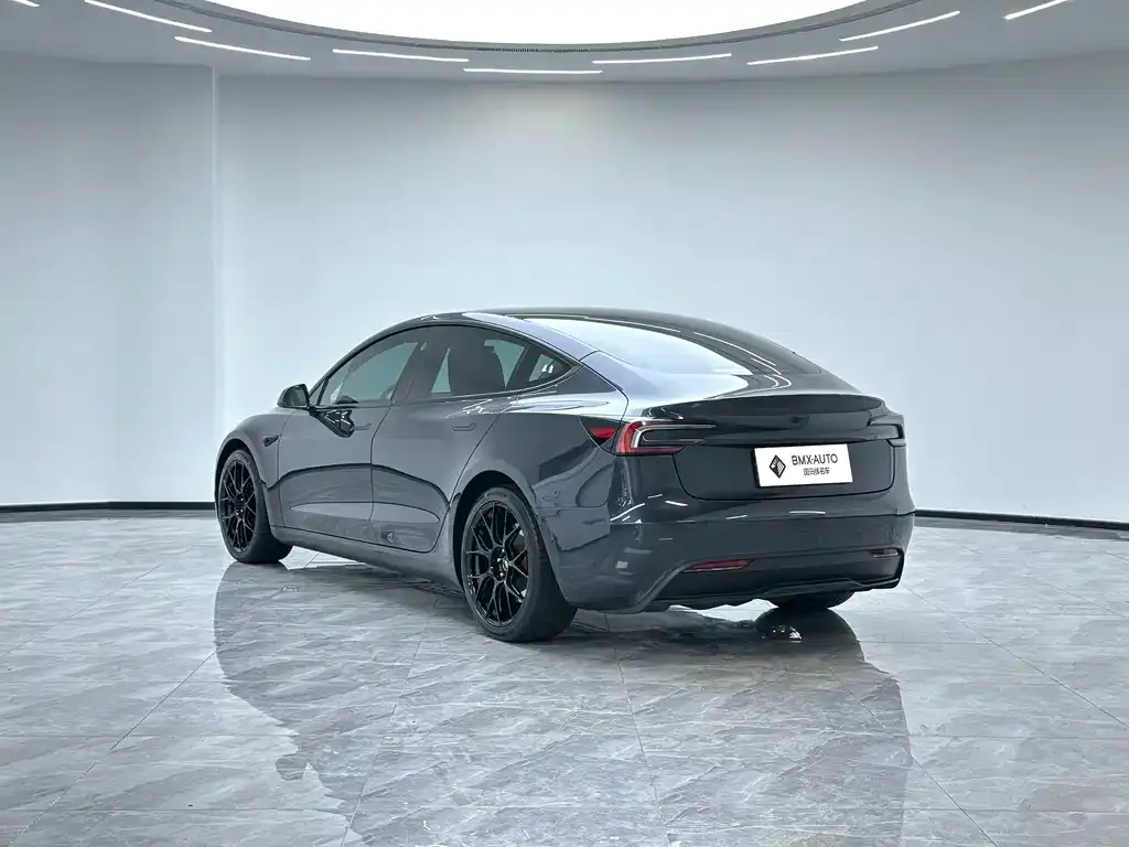 Tesla Model 3 — фото 5