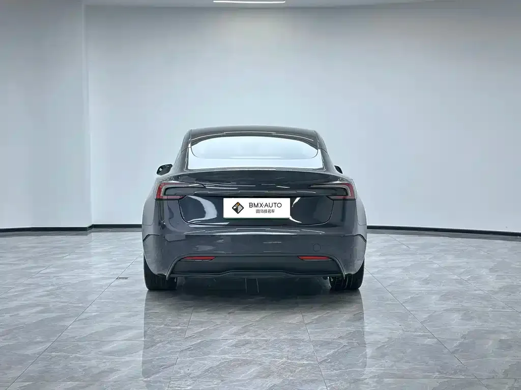Tesla Model 3 — фото 4