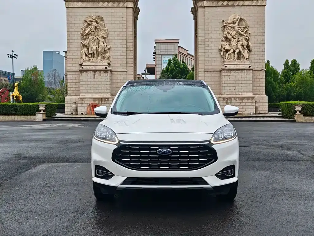 Ford Escape 2022 из CN, фото 2