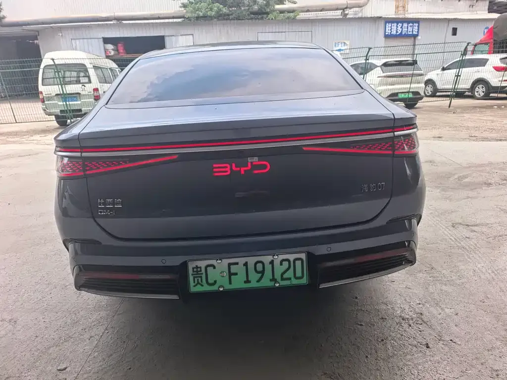 BYD Seal 07 DM-i — фото 4