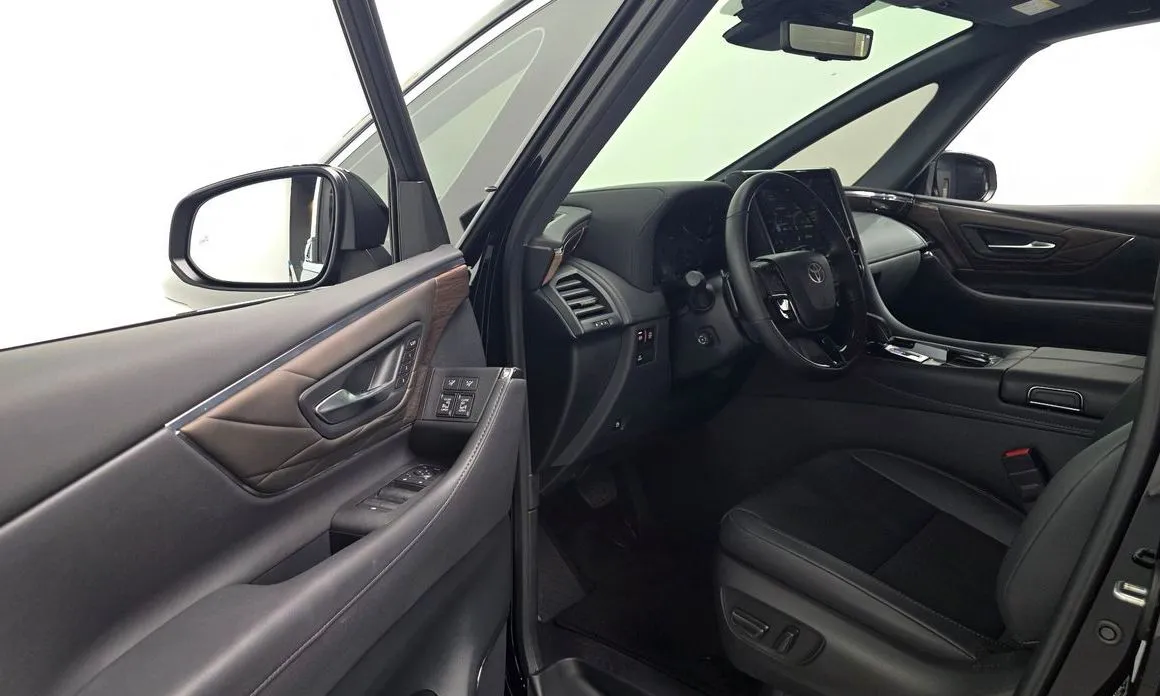 Toyota Alphard — фото 4