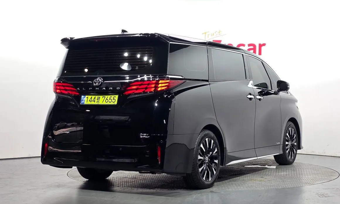 Toyota Alphard — фото 6