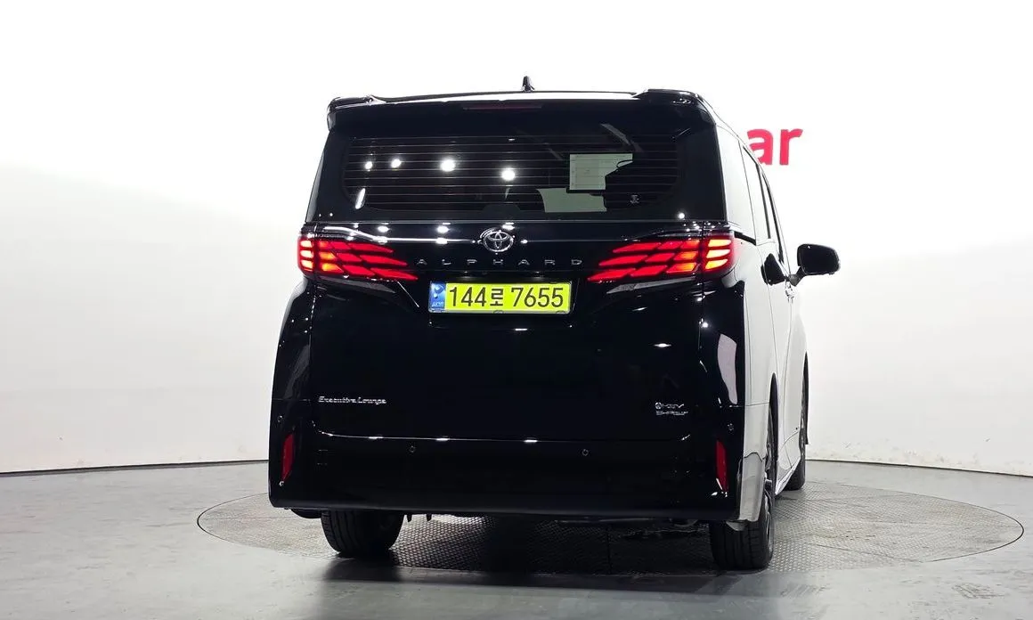 Toyota Alphard — фото 3