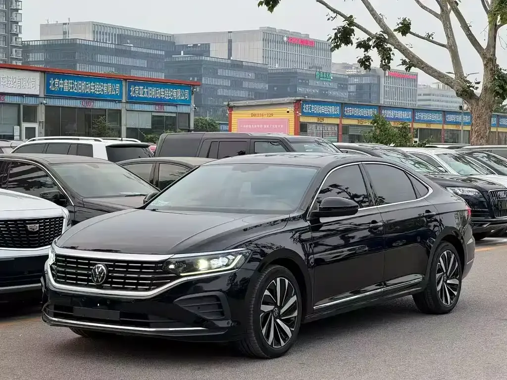 Volkswagen Passat — фото 1