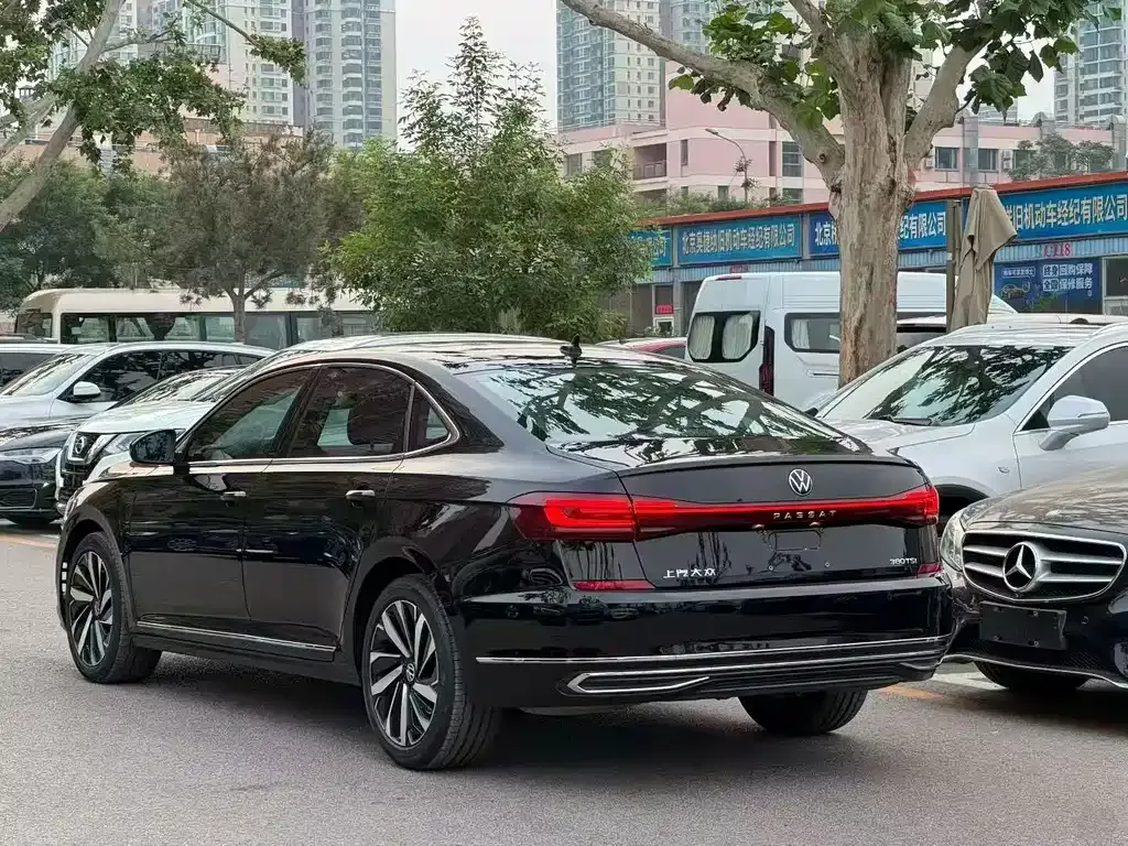 Volkswagen Passat — фото 5