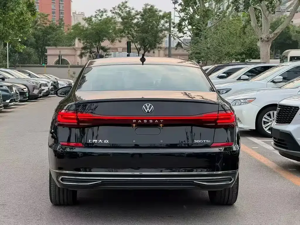 Volkswagen Passat — фото 3