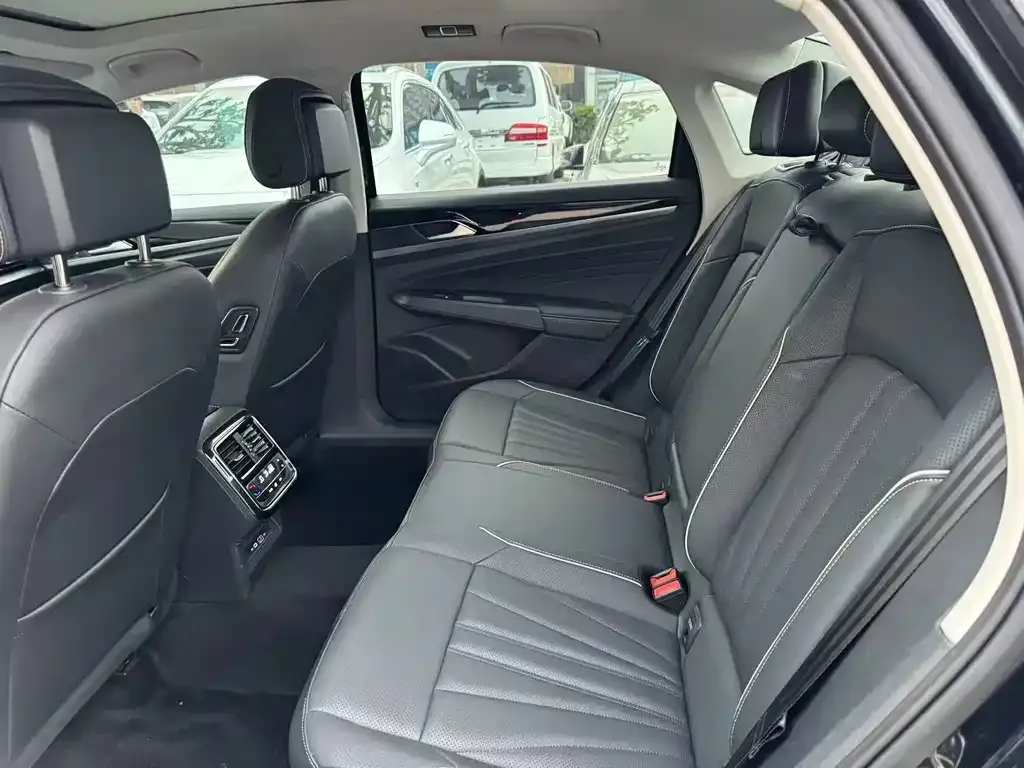 Volkswagen Passat — фото 6