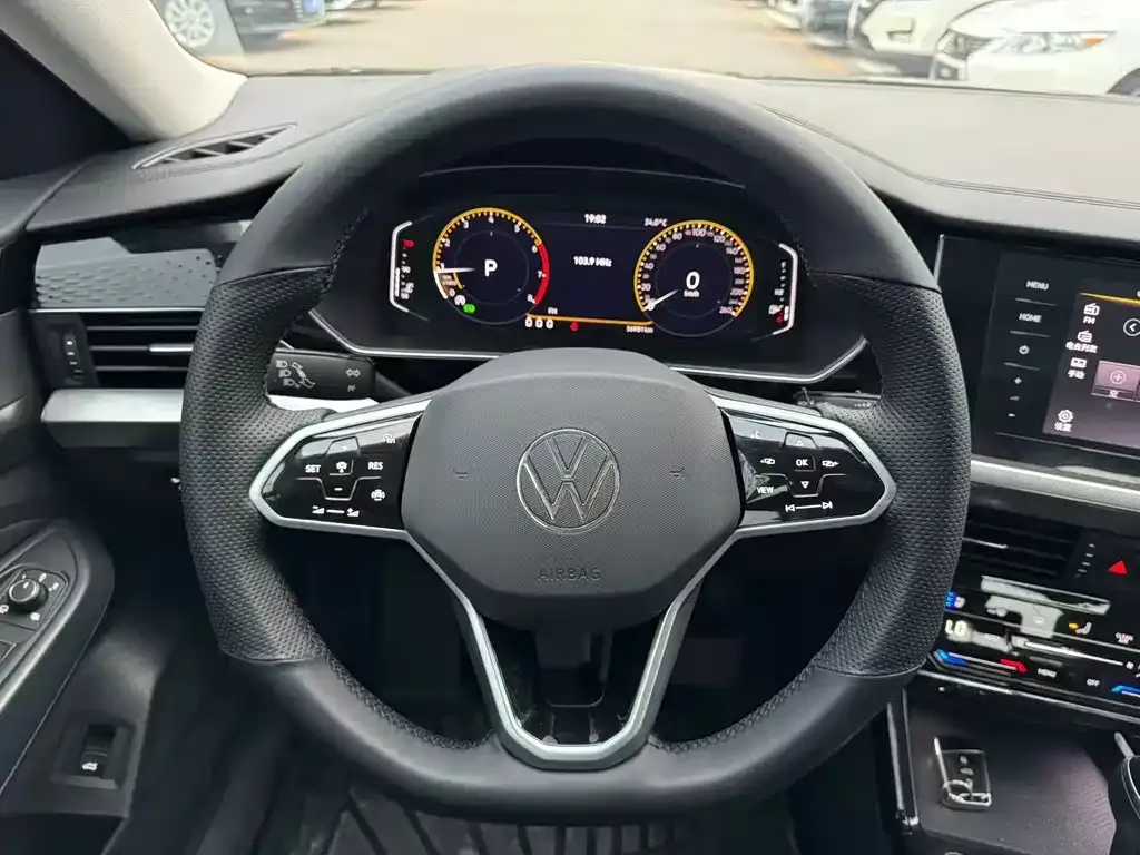 Volkswagen Passat — фото 8