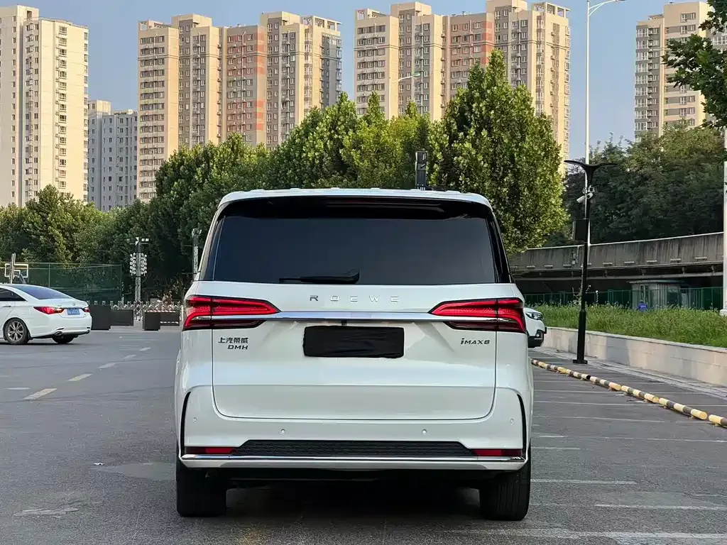 Roewe iMAX8 New Energy — фото 6