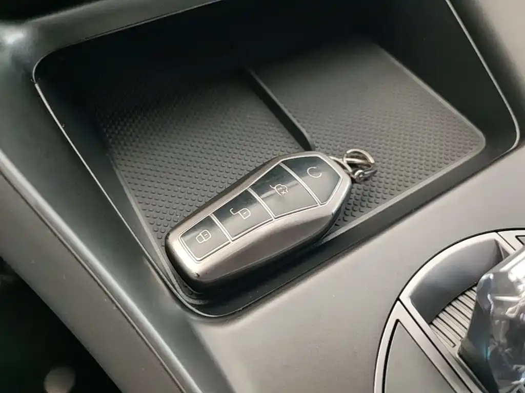 BYD Seal 05 DM-i — фото 3