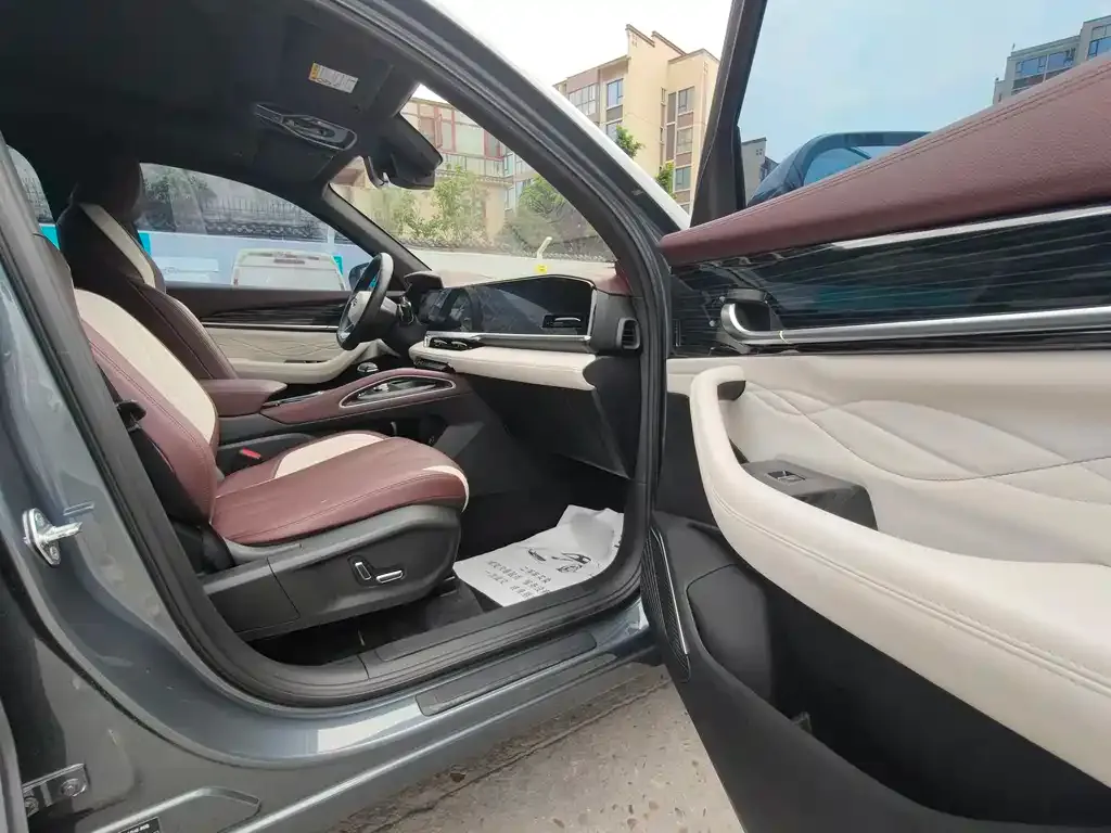 Geely Xingyue L — фото 8