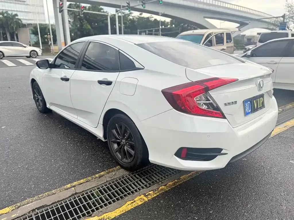 Honda Civic — фото 9