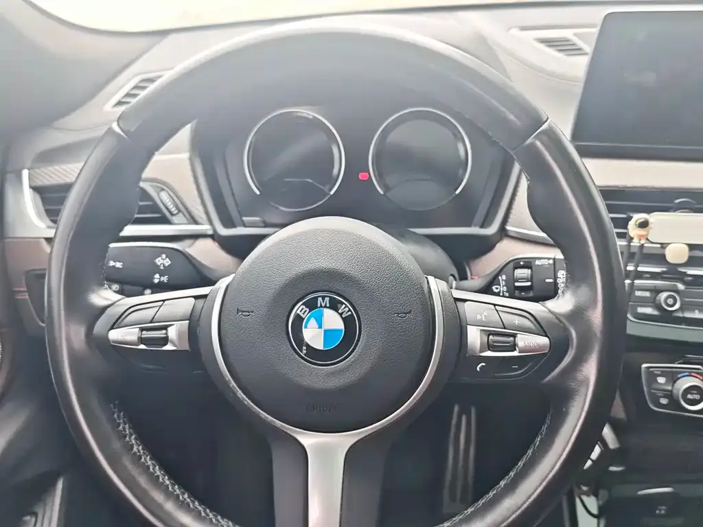BMW X2 — фото 10